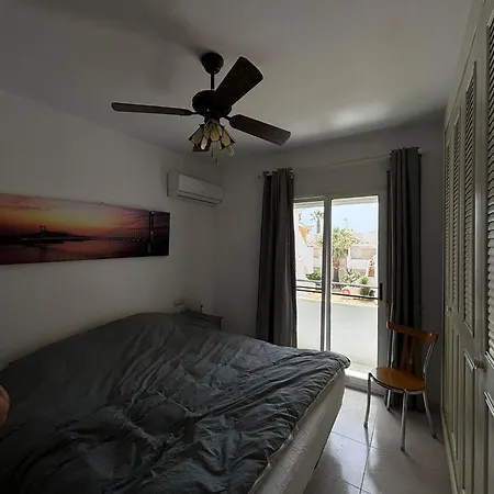 Apartamento Calle Pluton 77 *
